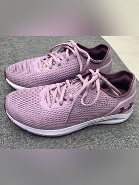 Under Armour HOVR Sonic 4 cushioned Sneakers size 8  Running Walking Gym Shoes